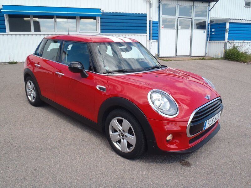 Röd Begagnad 2017 Mini Cooper Pepper Halvkombi | 165 000 kr (Bra pris) - Bild 1/4