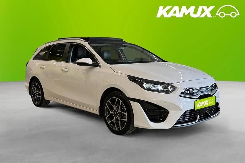 Begagnad Kia Ceed 141 HK (103 kW) 2022 Vit Halvkombi
