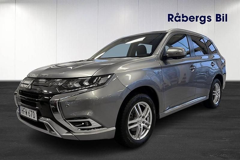 Begagnad Mitsubishi Outlander P-HEV 135 HK (99 kW) 2019 Grå SUV