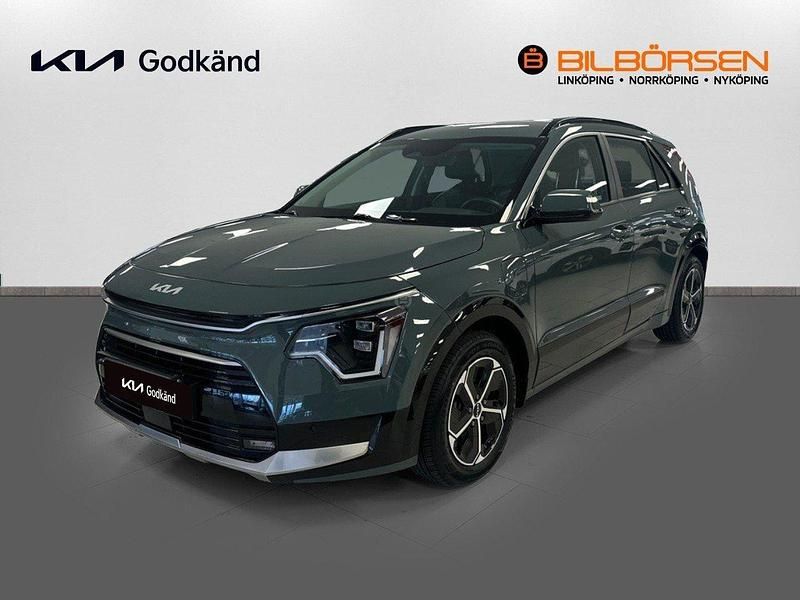 Grön (/cge/ cityscape green m) Begagnad 2022 Kia Niro SUV | 289 900 kr (Lite dyr) - Bild 1/4