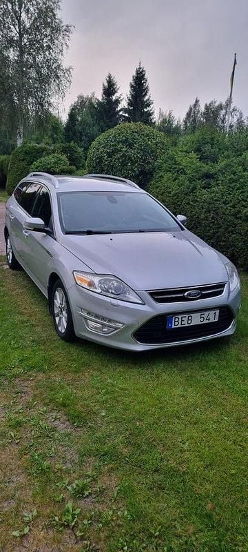 Grå Begagnad 2012 Ford Mondeo Business Edition Kombi | 39 500 kr (Superpris) - Bild 1/4