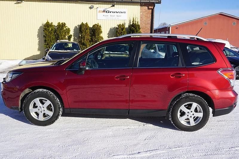 Begagnad Subaru Forester 150 HK (110 kW) 2016 Röd SUV