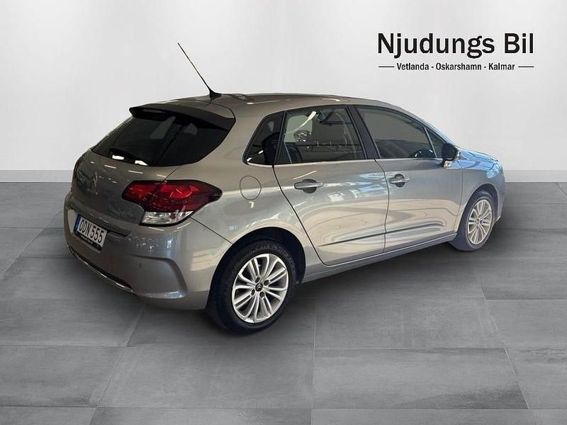 Begagnad Citroën C4 120 HK (88 kW) 2016 Silver Halvkombi