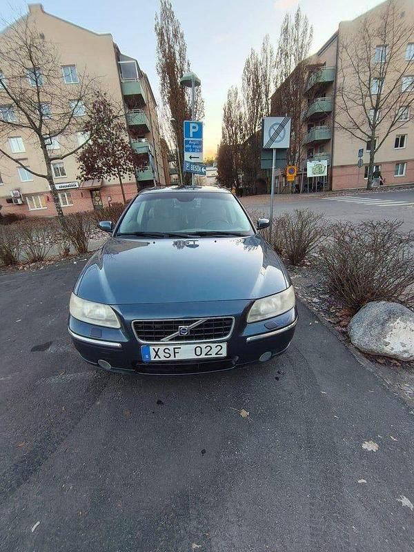 Begagnad 2006 Volvo S60 Sedan | 39 000 kr (Bra pris) - Bild 1/4