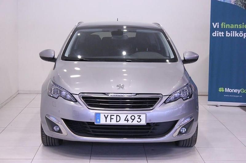 Begagnad Peugeot 308 SW Allure 131 HK (96 kW) 2016 Grå Kombi