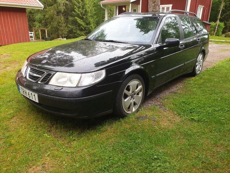 Svart Begagnad 2003 Saab 9-5 Linear Kombi | 15 000 kr (Marknadspris) - Bild 1/4