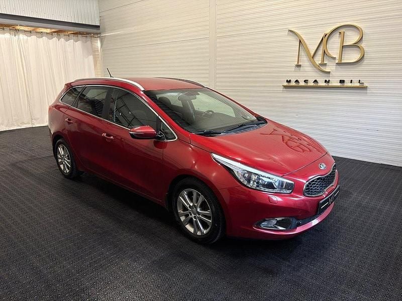 Ljusbrun (brun) Begagnad 2012 Kia Ceed Sportswagon Comfort Kombi | 77 000 kr (Marknadspris) - Bild 1/4