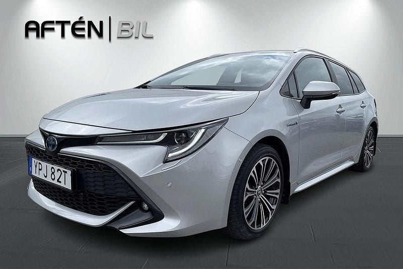 Silver Begagnad 2019 Toyota Corolla Style Kombi | 239 000 kr (Bra pris) - Bild 1/3
