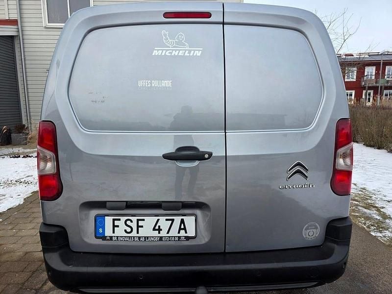 Begagnad Citroën Berlingo 131 HK (96 kW) 2020 Silvergråmetallic Minibuss