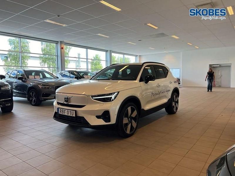 Begagnad Volvo EX40 Plus 188 kW (256 HK) 2025 Vit SUV