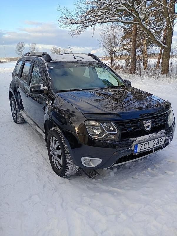 Black shadow limited edition Begagnad 2018 Dacia Duster SUV | 118 000 kr (Marknadspris) - Bild 1/4