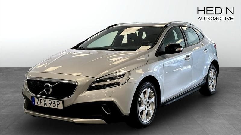 Silver Begagnad 2019 Volvo V40 CC Momentum Kombi | 195 000 kr (Marknadspris) - Bild 1/4