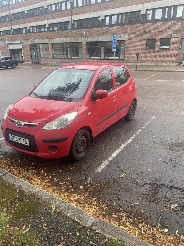 Röd Begagnad 2010 Hyundai i10 Halvkombi | 23 500 kr (Bra pris) - Bild 1/4