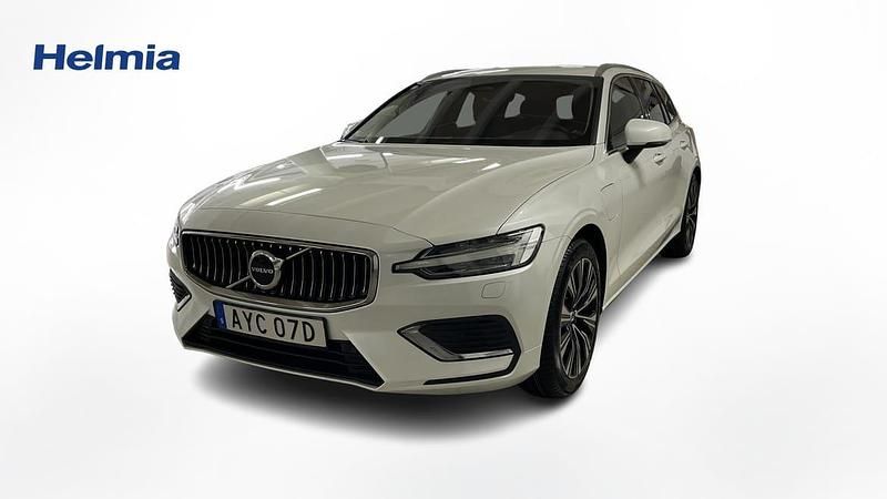 Vit Begagnad 2022 Volvo V60 Core Kombi | 349 000 kr (Marknadspris) - Bild 1/4