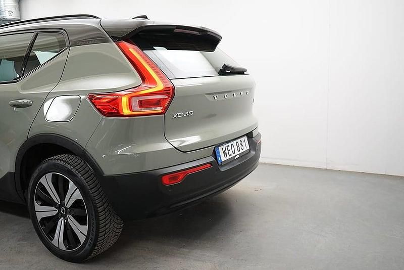 Begagnad Volvo XC40 Core 185 kW (252 HK) 2022 Grön SUV