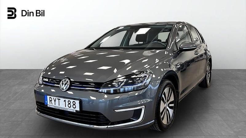 Grå Begagnad 2018 VW e-Golf Comfortline Halvkombi | 164 800 kr (Marknadspris) - Bild 1/4