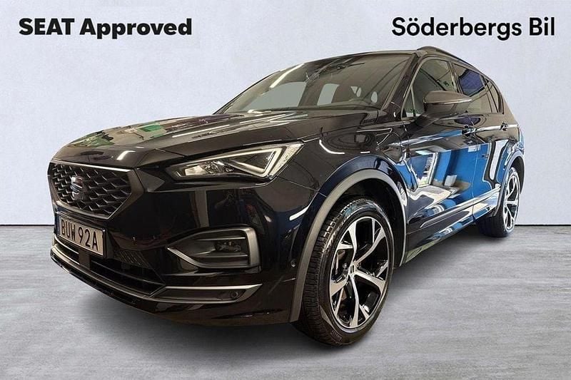 Svart Begagnad 2023 Seat Tarraco SUV | 429 500 kr (Marknadspris) - Bild 1/4
