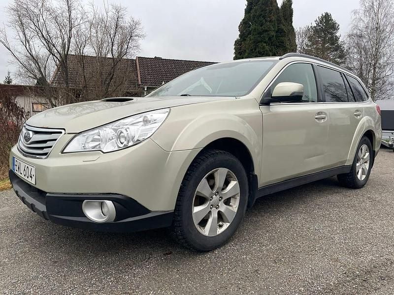 Begagnad 2011 Subaru Outback Kombi | 44 900 kr (Superpris) - Bild 1/4