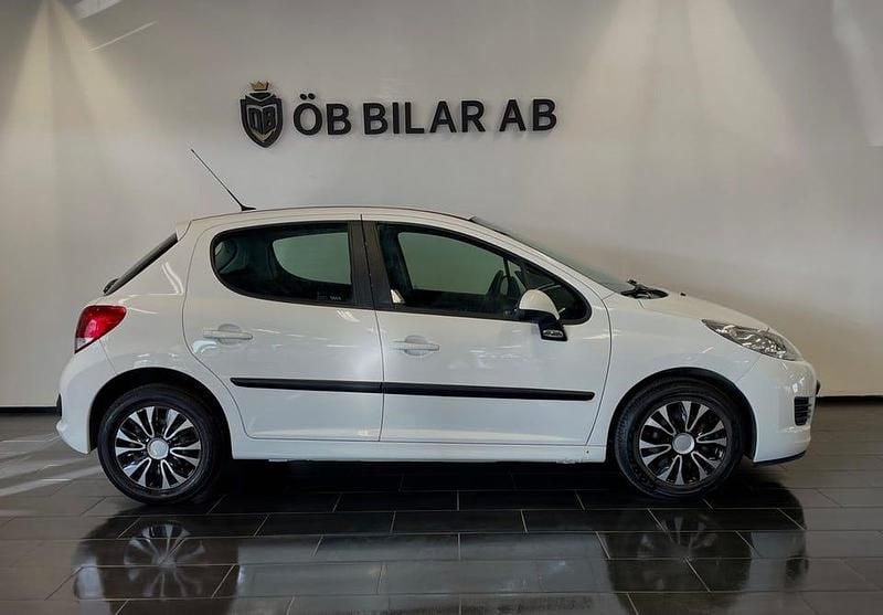 Begagnad Peugeot 207 95 HK (69 kW) 2010 Vit