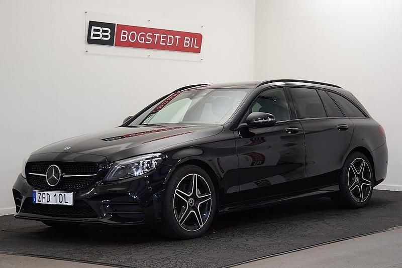 Svart Begagnad 2020 Mercedes C220 AMG line Kombi | 289 000 kr (Marknadspris) - Bild 1/4