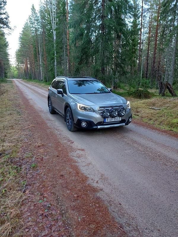 Begagnad 2015 Subaru Outback Kombi | 115 000 kr (Marknadspris) - Bild 1/2