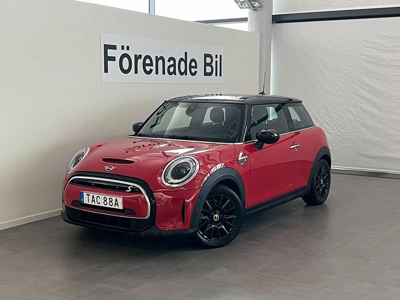 Röd Begagnad 2022 Mini Cooper SE Halvkombi | 259 000 kr (Dyr) - Bild 1/4