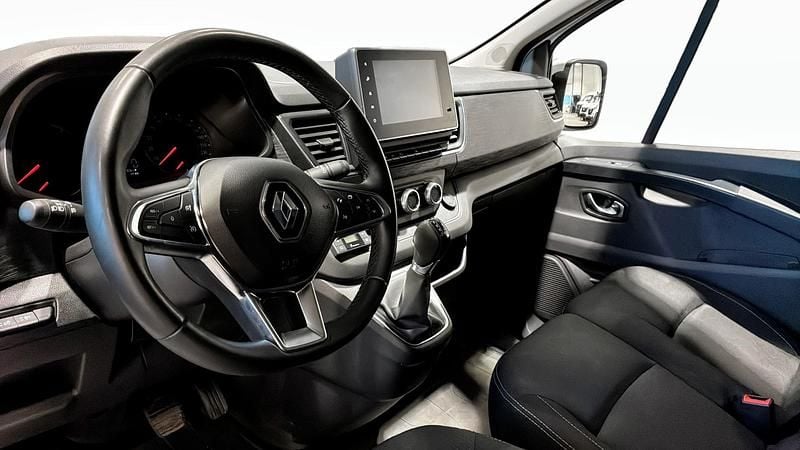 Begagnad Renault Trafic 150 HK (110 kW) 2023