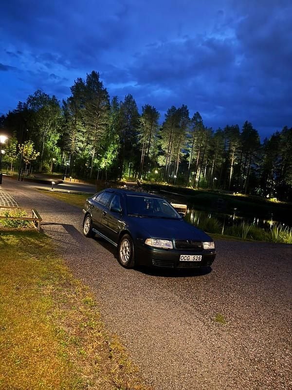 Begagnad Skoda Octavia 101 HK (74 kW) 1999 Metallic Halvkombi