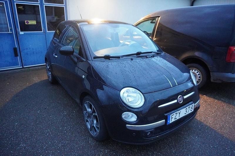 Svart Begagnad 2012 Fiat 500 Lounge Halvkombi | 59 000 kr (Marknadspris) - Bild 1/4