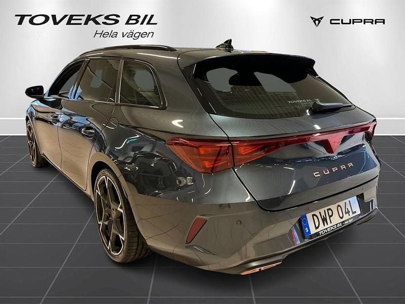 Begagnad Cupra Leon VZ 177 HK (130 kW) 2025 Magnetic tech metallic Kombi