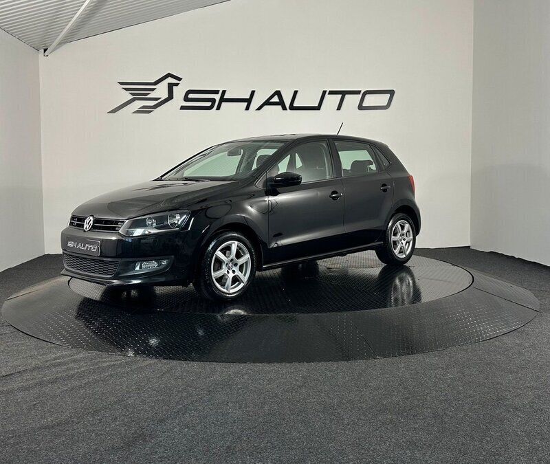 Svart Begagnad 2012 VW Polo Halvkombi | 69 900 kr (Marknadspris) - Bild 1/4