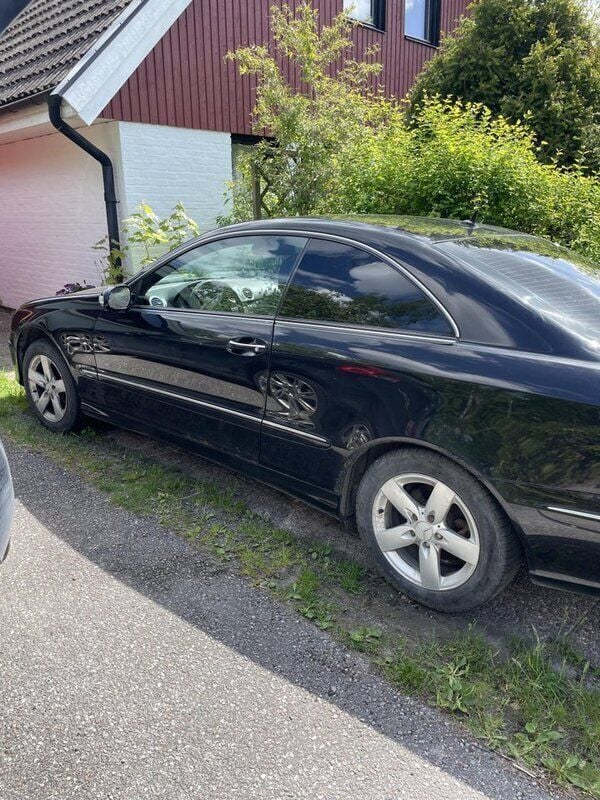 Svart Begagnad 2007 Mercedes 200 Avantgarde Sportkupé | 50 000 kr - Bild 1/4