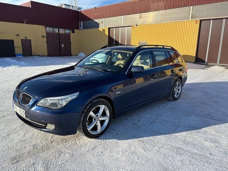Begagnad BMW 525 197 HK (144 kW) 2008 Blå Kombi