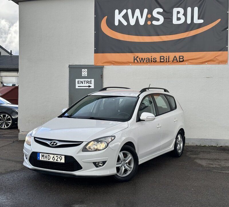 Vit Begagnad 2012 Hyundai i30 Kombi | 54 999 kr (Marknadspris) - Bild 1/4