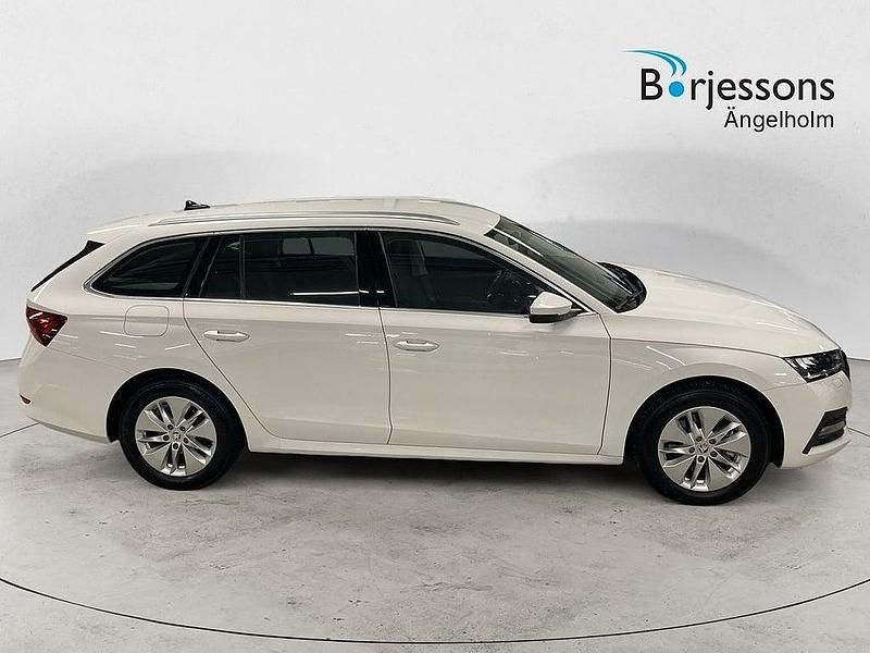 Begagnad Skoda Octavia 151 HK (111 kW) 2022 Vit Kombi