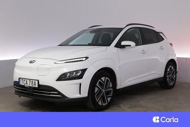 Vit Begagnad 2022 Hyundai Kona Essential SUV | 212 900 kr (Marknadspris) - Bild 1/4