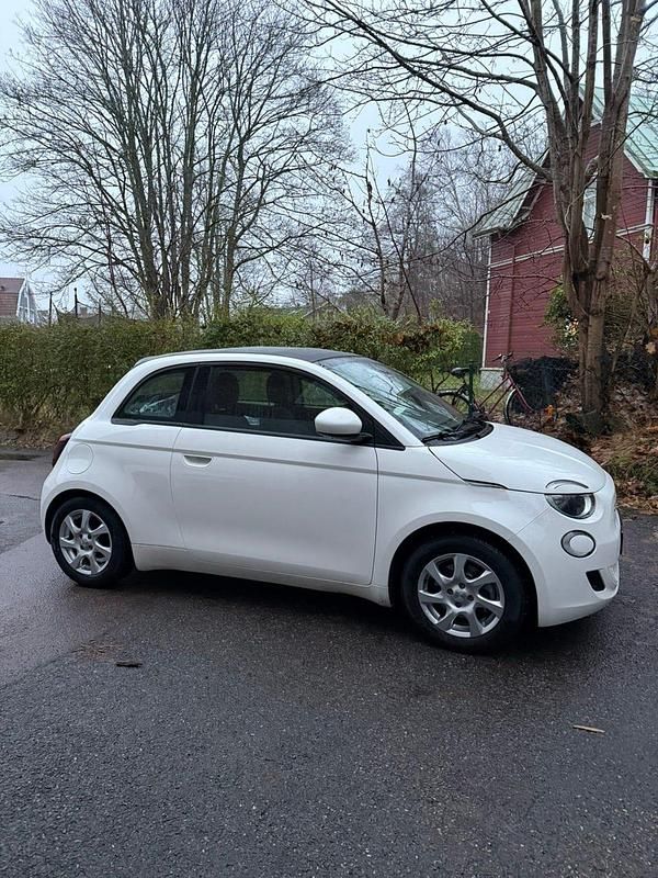 Begagnad 2022 Fiat 500C Cab | 189 000 kr - Bild 1/4
