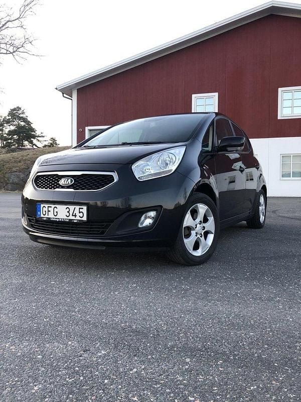 Svart Begagnad 2013 Kia Venga Comfort Halvkombi | 59 000 kr (Lite dyr) - Bild 1/4