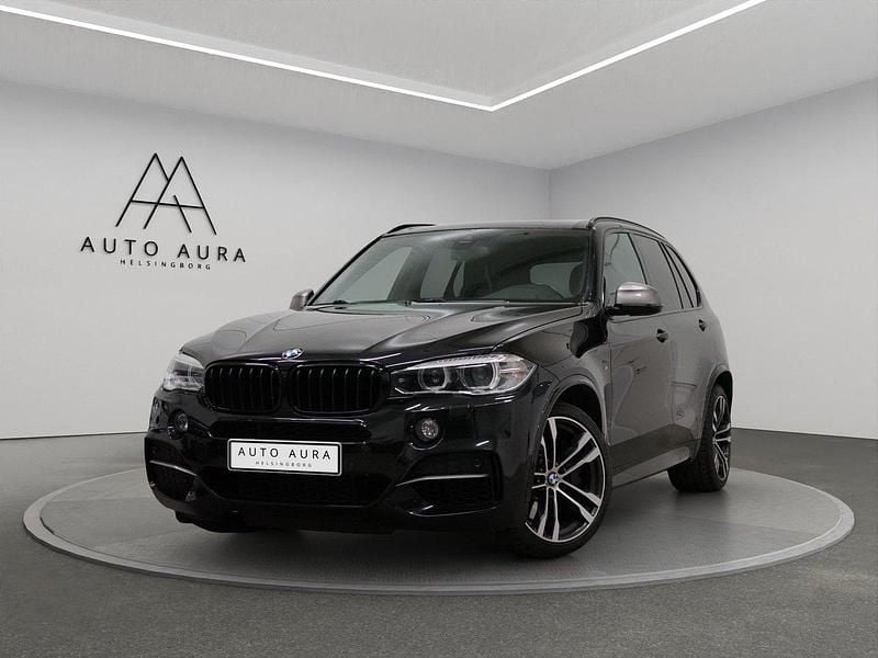 Svart (svart metallic) Begagnad 2014 BMW X5 M Sport SUV | 309 000 kr (Marknadspris) - Bild 1/4