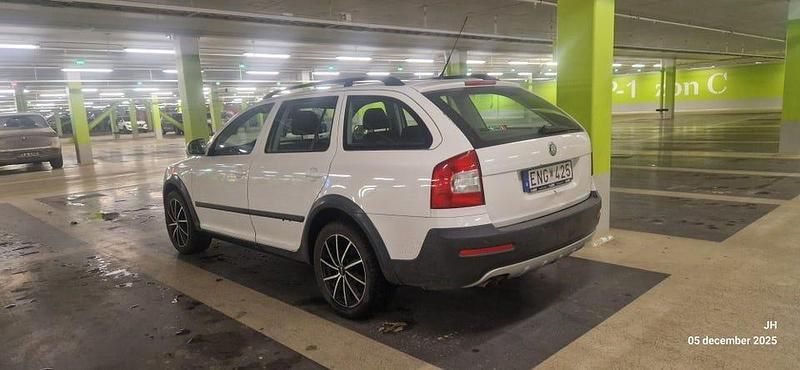Begagnad Skoda Octavia Scout 140 HK (102 kW) 2010 Kombi