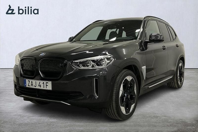 Grå Begagnad 2021 BMW iX3 SUV | 349 000 kr (Bra pris) - Bild 1/4