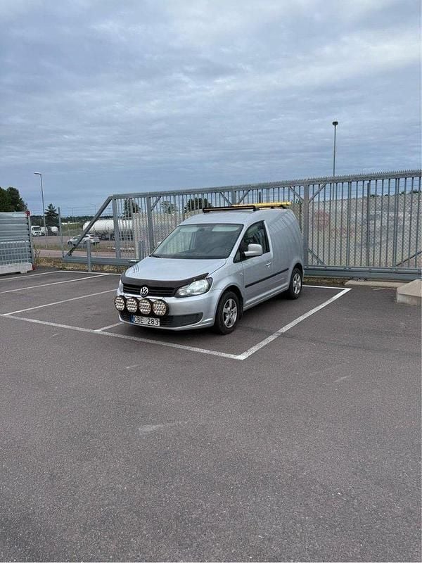 Silver Begagnad 2011 VW Caddy Minibuss | 42 000 kr (Bra pris) - Bild 1/1