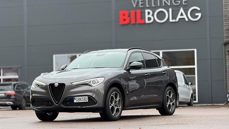 Begagnad Alfa Romeo Stelvio 190 HK (139 kW) 2019 Grå SUV