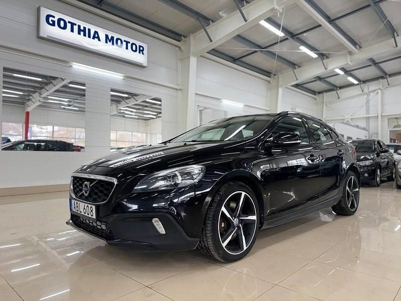 Begagnad Volvo V40 CC Summum 150 HK (110 kW) 2014 Svart Kombi