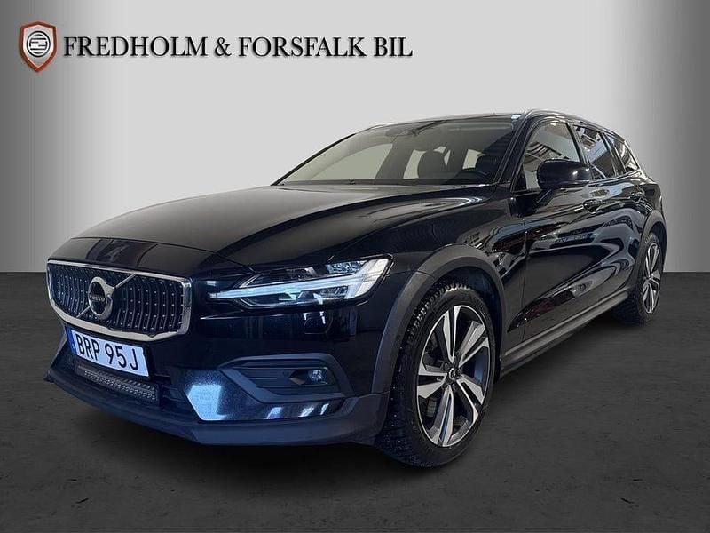 Begagnad Volvo V60 CC SE 197 HK (144 kW) 2021 Svart Kombi
