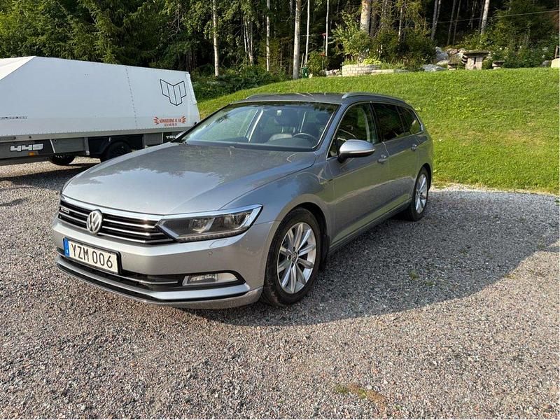 Silver Begagnad 2018 VW Passat GT Kombi | 163 000 kr (Marknadspris) - Bild 1/4