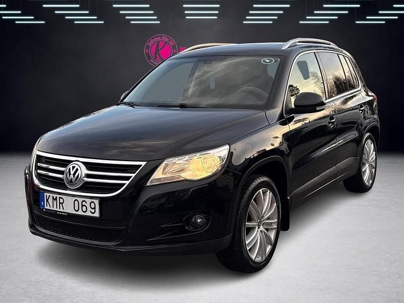 Svart Begagnad 2009 VW Tiguan Sportline SUV | 73 900 kr (Marknadspris) - Bild 1/4