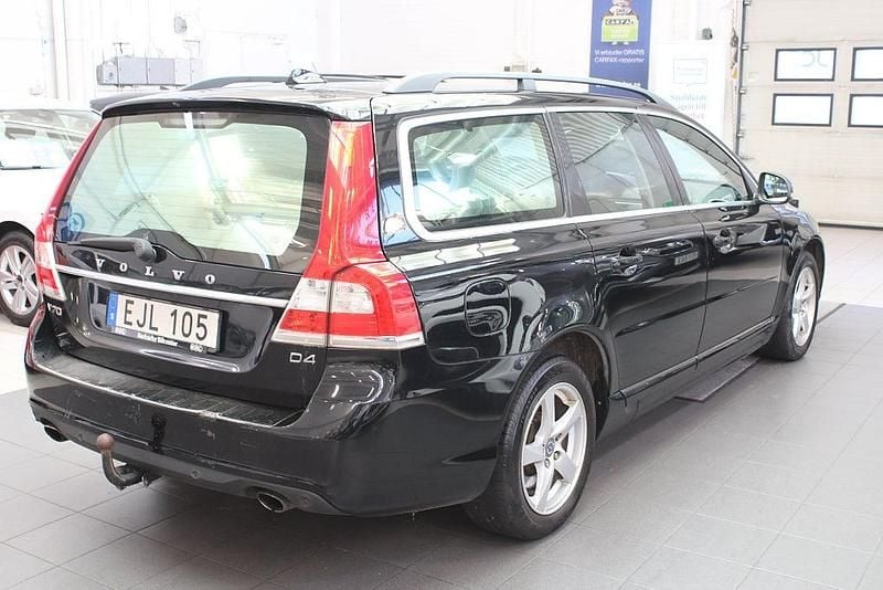 Begagnad Volvo V70 Momentum 181 HK (133 kW) 2014 Svart Kombi