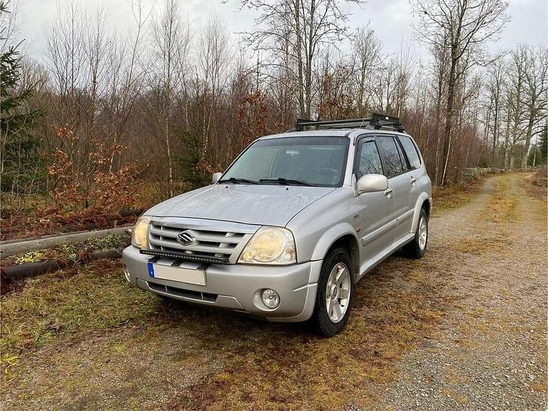 Begagnad 2005 Suzuki Grand Vitara SUV | 35 000 kr - Bild 1/4