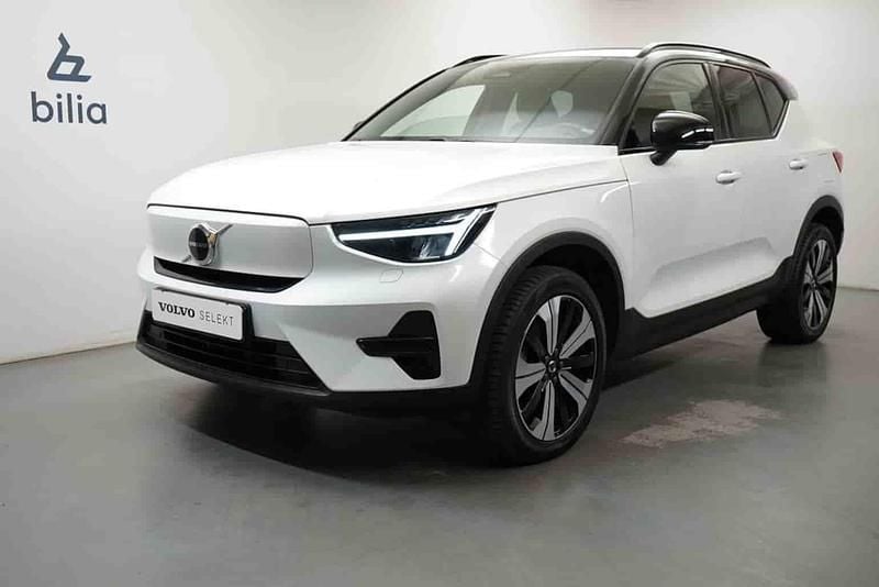 Vit Begagnad 2023 Volvo XC40 Single Motor SUV | 339 900 kr - Bild 1/1